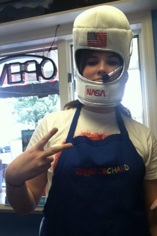 AveryParadis's tweet photo. How did we even get a job http://t.co/BNHz7OqZdG