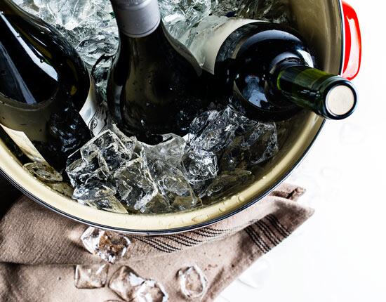 Chilling red wine - yay or nay? RT <a href="/TastingTable/">Tasting Table</a>: Be cool and chill your red wines.  goo.gl/v3YXrS