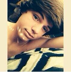 Someone RP him please 😩