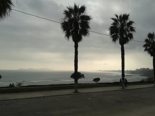 Barranco eternal love. Trabajar cerca al mar no tiene precio. Es la cura para todo bloqueo creativo!!