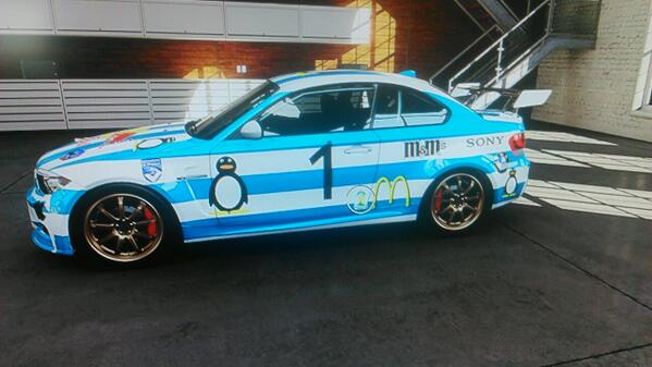 vivelestantook's tweet photo. #BMW a dévoilé la nouvelle voiture de course officielle de la République D'Antarctook http://t.co/o8o9Tn4RAF
