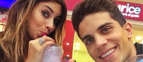 FCBarcellonaIT's tweet photo. Holiday pics: Bartra in Salou, with his girlfriend Melissa and friends // Immagine: Bartra in vacanza con la sua tipa http://t.co/VbcMP9o4bU