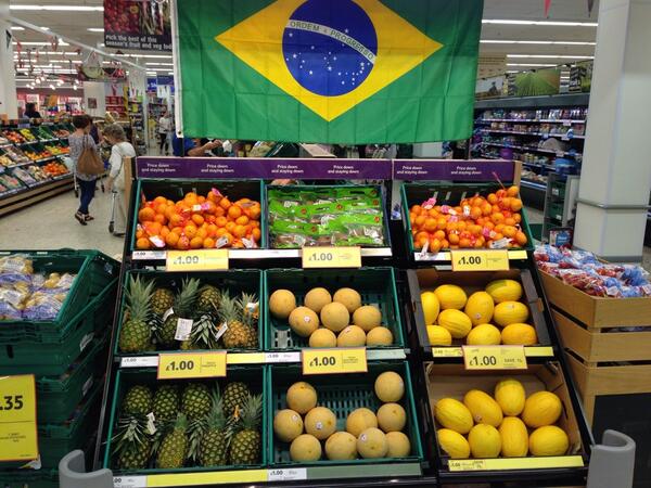 ProduceChester's tweet photo. Summer fruits end with tastings too. @TescoChester @ASchofield1380 @Llittle25 @Cirkus37 http://t.co/DtFgCEREaz