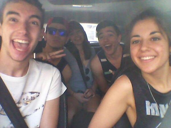 FuriosTeam's tweet photo. Los nuestros ya van camino a la playa para celebrar la victoria! http://t.co/ZssrjwdaFN