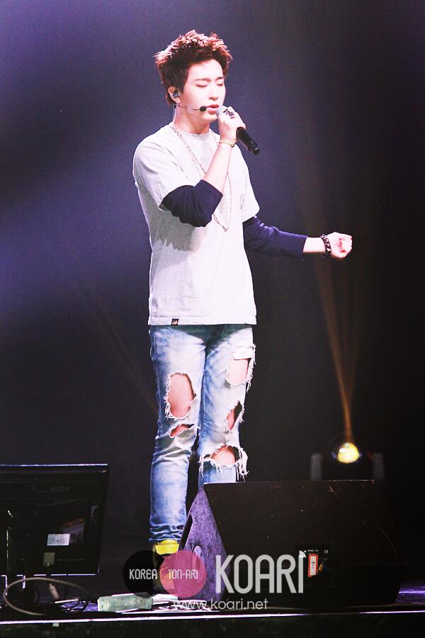 BqaElA8CMAANFTt.jpg:large