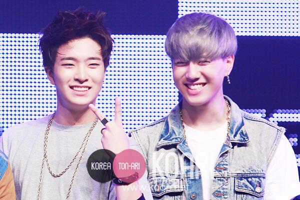 BqaFip5CAAA_z6C.jpg:large