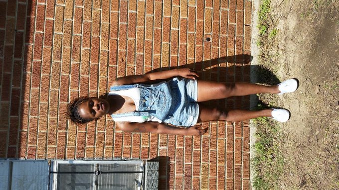 Its hot but im posted on the block http://t.co/xdIIjAKX8B