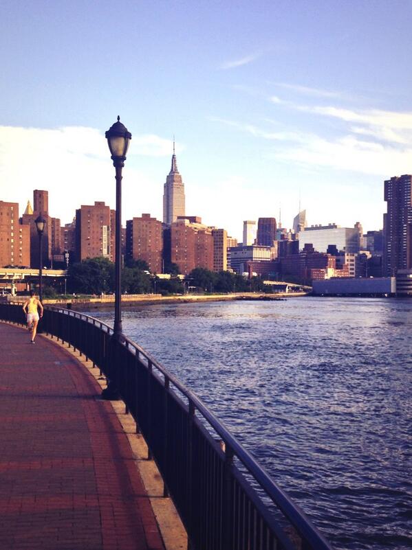 Danielleahey's tweet photo. Good morning! #myscenicrun @SELFmagazine http://t.co/1DG7zfp6Q7