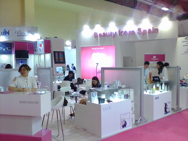 ESDORCOSMETICS's tweet photo. @ESDORCOSMETICS in @BeautyEurasia in  #Istambul! http://t.co/OupPaj1vYO