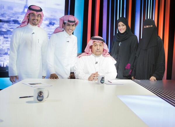 Mim_90's tweet photo. الليلة في حلقة الثامنة ، عن التصوير الضوئي ..
#MBC 
@shatha_altayeb http://t.co/2xdzhQ7E2R