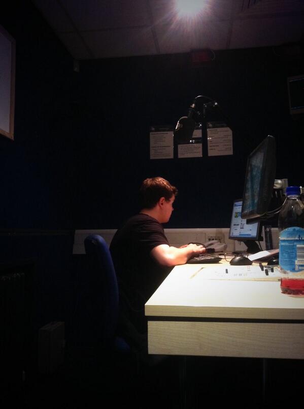 jackandmatt's tweet photo. It's @jack_broad getting the last few things ready for the show! Tune in at 2pm on http://t.co/pkQHpoTA0W http://t.co/6NTaPJ2n6y