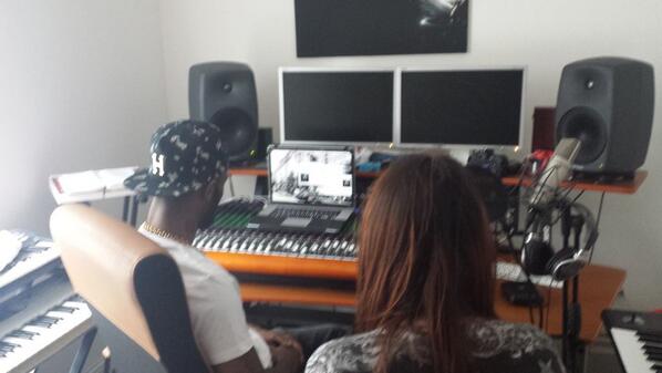 BeatzMag's tweet photo. UK singer @ThisIsAngel giving Beatz Mag an amazing sneak preview of his forthcoming EP, Possession With Intent http://t.co/gtxabfIRNw