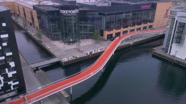 #Copenhagen sigue dando ejemplo: estrena un puente de 235 metros sólo para ciclistas ciclosfera.com/copenhague-pue…