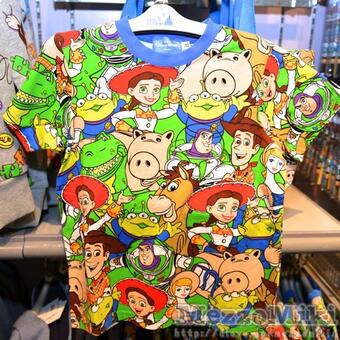 Mezzomikiのディズニーブログ パークで可愛く目立てる ディズニーキャラクター総柄tシャツ Http T Co Fdo38xpkm7 キャラクターがぎゅっとつまったtシャツ パーク内でも人気ですよ Http T Co 8fcrjz8vkz Twitter