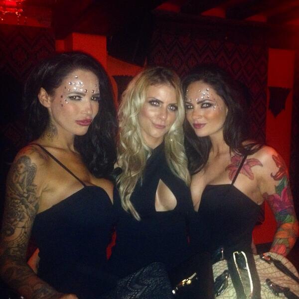 CatrinBirkby's tweet photo. last Friday with @MissElliotte and @zoeburke4 💎💎💎 http://t.co/wbjC0y1VlC