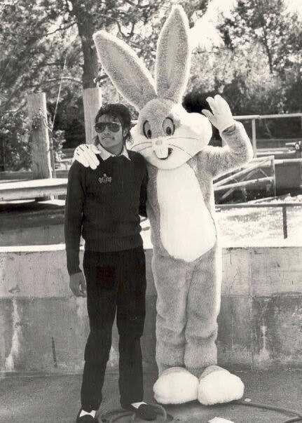 LoversofMJJ's tweet photo. @MJBODYGUARDS good morning sirs. This is for you :) #Hello! http://t.co/ZJk7TNw3jO