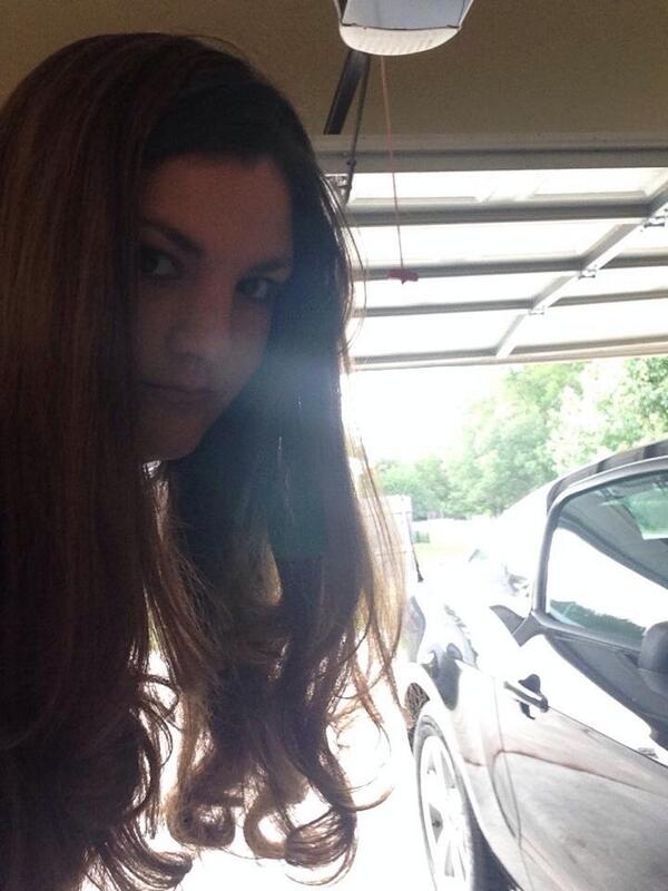 FaeSimz's tweet image. yeah im feelin electric tonight... cruisin down the street doin bout 99...