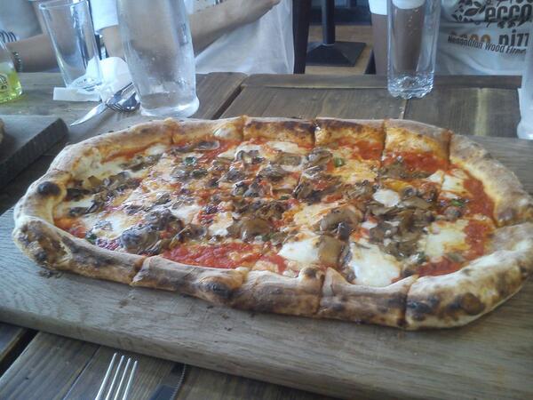 Ecco_Pizzeria's tweet image. “@icelollyholiday: The result! #teampizzamaking @Ecco_Pizzeria http://t.co/JWWctBFXhV” #absolutepro's #eccopizzeria #Leeds