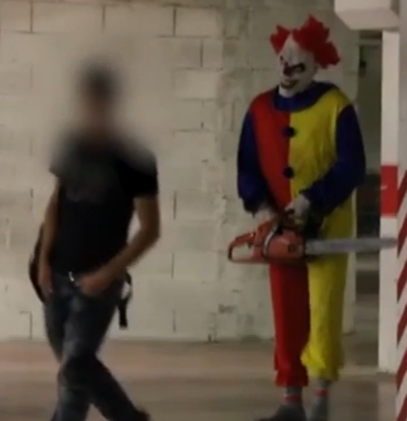 He's behind you! watch horrific killer clown prank where psycho chases