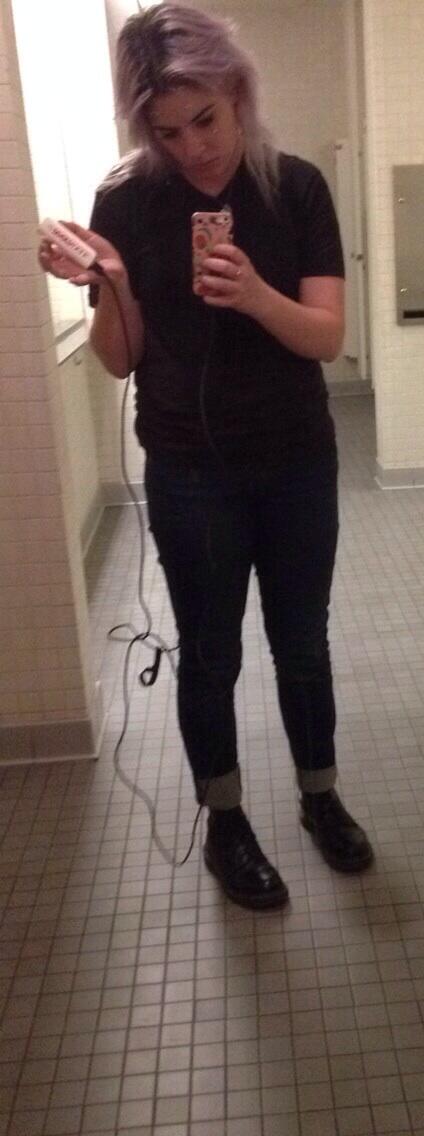 MavSlade's tweet photo. 10ft cord cuz #DigiDivas need to charge from afar 🔋🔌 http://t.co/hPmu1zSEte