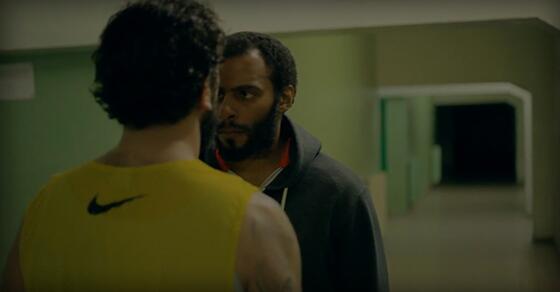 Sueur, haine et amour entre footballeurs.

BAGDAD - TEXAS SWITCH : bit.ly/1kNhRRO