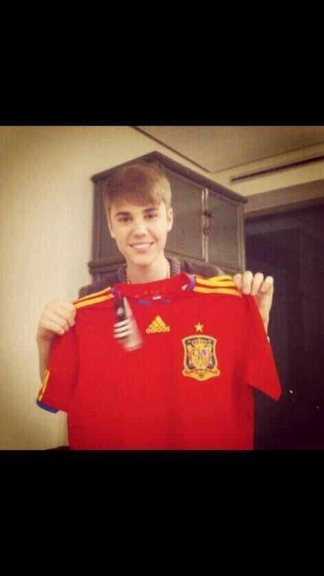 "<a href="/SteveStfler/">Steve Stifler</a>: The reason why Spain is losing the game " <a href="/nathanbur2/">Nathan burrows</a>