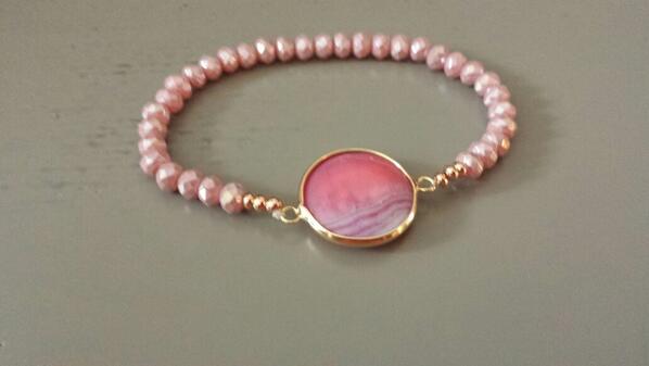 BagsBeltsss's tweet photo. Vandaag hebben we onze eigen armbandjes gelanceerd. http://t.co/IagvD7PYqr