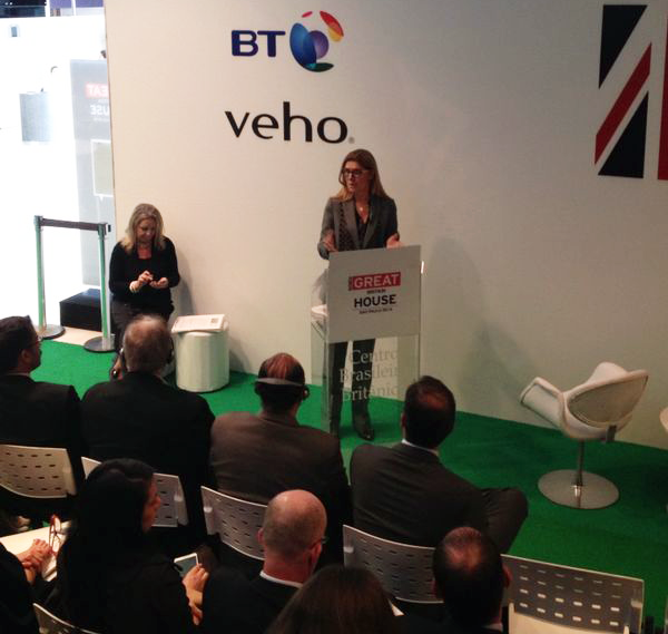 EY_Brasil's tweet photo. Marly Parra, da @EY_Brasil, abre o Major Sporting Events Seminar apresentando a atuação da empresa em megaeventos. http://t.co/t9KezIZ84y