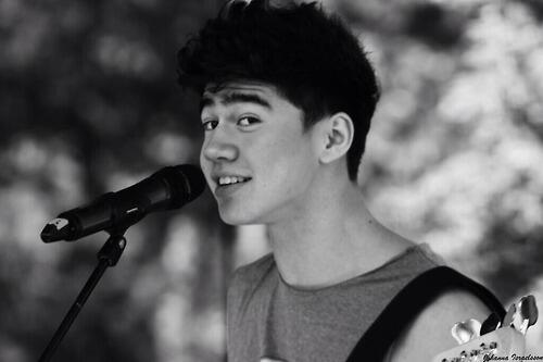 cacaumgbs's tweet image. dor ta forte ta dificil ate falaria q qro vc fora da minha vida mas talvez ela n faça mais sentido sem vc