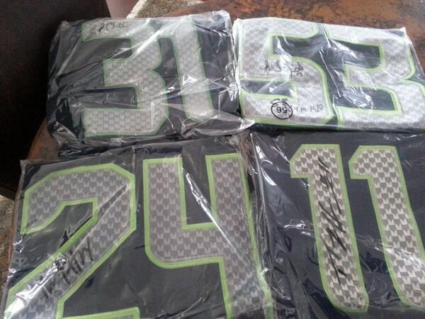 derrickpearson's tweet photo. That Seahawks trip to Washington paid off #signedswag http://t.co/ftd2C7hNZ0