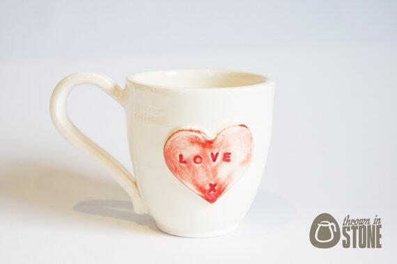 ThrownInStone's tweet image. #CraftHour Heart mug perfect for that special someone.  ow.ly/H8nW5