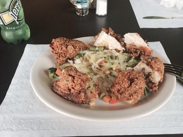gcraige's tweet photo. The best fried chicken on the planet!! #StacysKitchen http://t.co/g3qsLWczJo