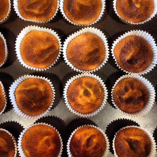 Ils sortent du four et attendant tranquillement leur nappage ! Vous les reconnaissez ? #cupcakes #Miamtruck #Lyon