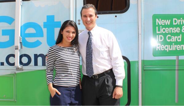 tania_leets's tweet image. Today I had the opportunity to meet Senator Rene Garcia at the #DMV event in #Hialeah @SenReneGarcia #FlowMobile