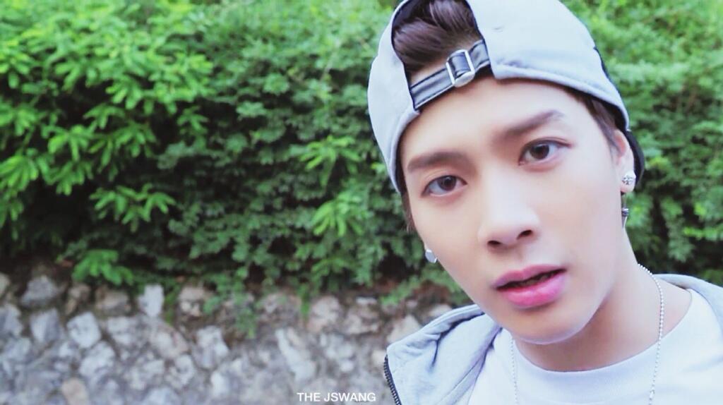 BqbFpBnCAAEFFFj.jpg:large