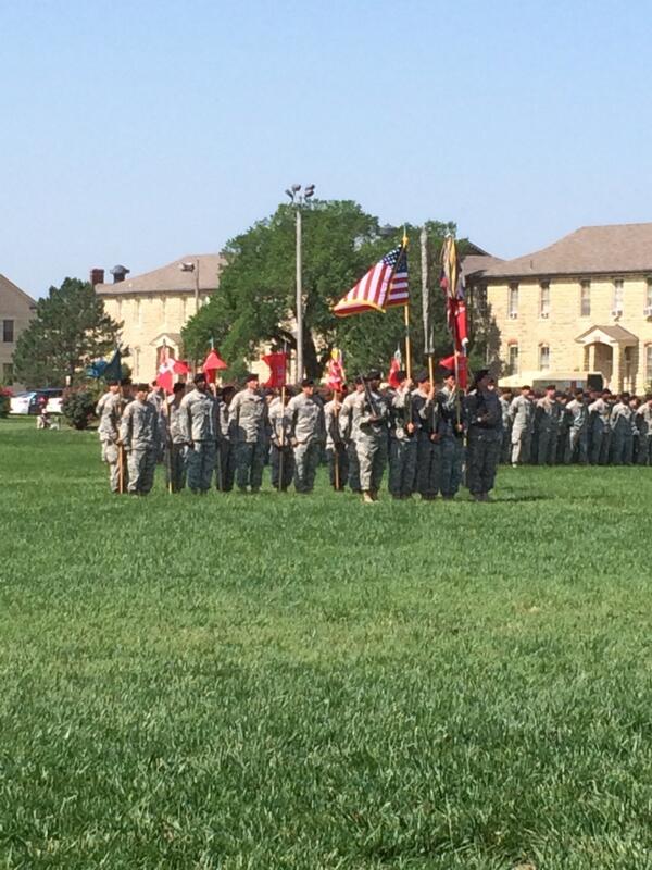 odonnellm's tweet image. Nice while it lasted! #1ABCT cases colors, becoming first @FightingFirst BDE to deploy since all returned last month.