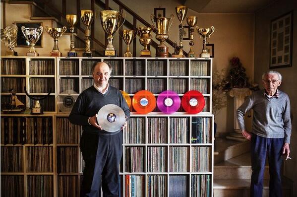 Very cool story about people and their record collections shot by <a href="/Elasio/">Francisco Elasio Agu</a> by @teicherj slate.com/blogs/behold/2…