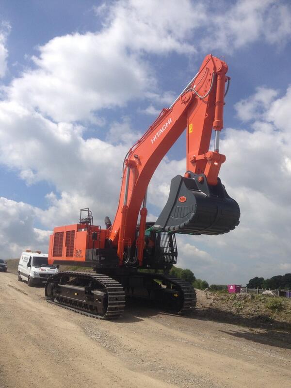 HITACHI 大サンダー HITACHI 大サンダー ZX890LC-6 Full Size Excavators for Sale or Rent