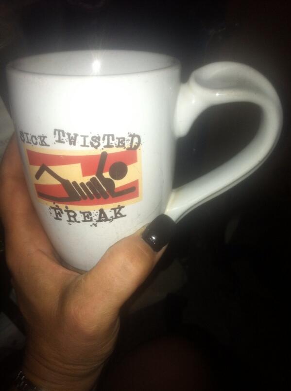 007LisaJones's tweet photo. .@bucksexton @theblaze you want an awesome mug? this is the style 2 get! #thumbrest #teambuck #myfavoritemug #coffee http://t.co/4tMb9MWgeQ