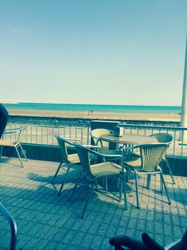 IreneMartin95's tweet photo. Buen dia de playa mas que merecido!! @mariiaaaa95 @Carlaalcover http://t.co/LbnWzDjDz5