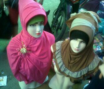 glosiran's tweet photo. Patung aja yg make #kerudung kelihatan cantik..apa lgi kalian yg make, keliatan lebih sempurna meke #hijab #kerudung http://t.co/JaEVgkQH2A