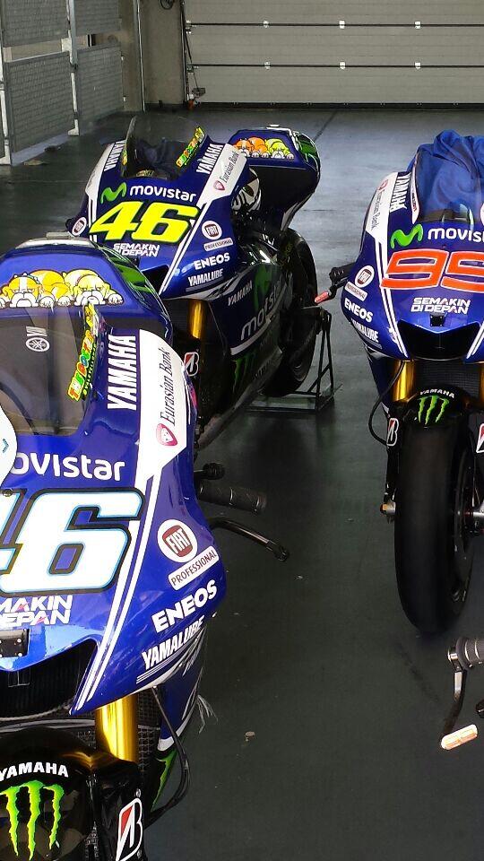 Alex__Briggs's tweet photo. That's a wrap! Yamaha finish Aragon test 1 &amp; 2.    :  ) #motoGP http://t.co/Vbcy77ZUZM