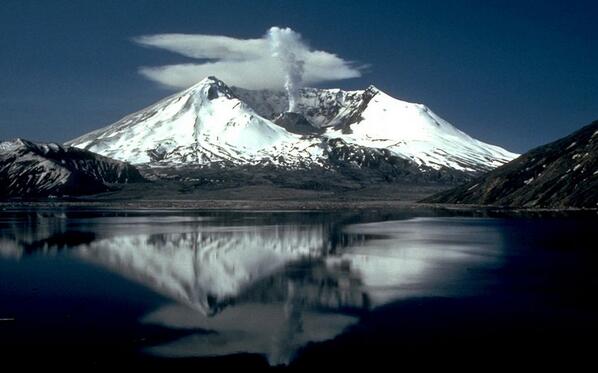 uwnews's tweet photo. Scientists measuring magma beneath #MountStHelens to help forecast erupting #volcanoes: http://t.co/T0I6c1zpwu #iMUSH http://t.co/7XnSsh2Vys