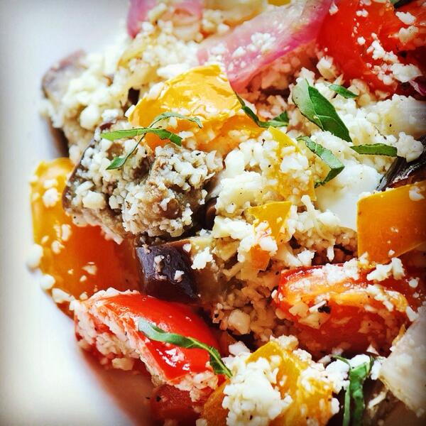 CookHpyEvrAfter's tweet photo. Humpday #glutenfree gorgeousness #Cauliflower Rice w/ Lemony Roasted Veggies #ontheblog! http://t.co/17qahIzRwk http://t.co/BdjE5ofc4q