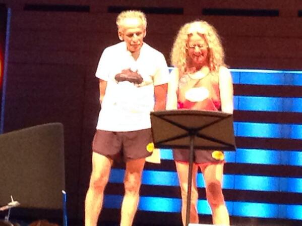 Wha's humanly possible? This: 365 days. 365 marathons. Here's the couple who ran them. #IdeaCity2014 <a href="/OntScienceCtr/">Ontario Science Centre</a>