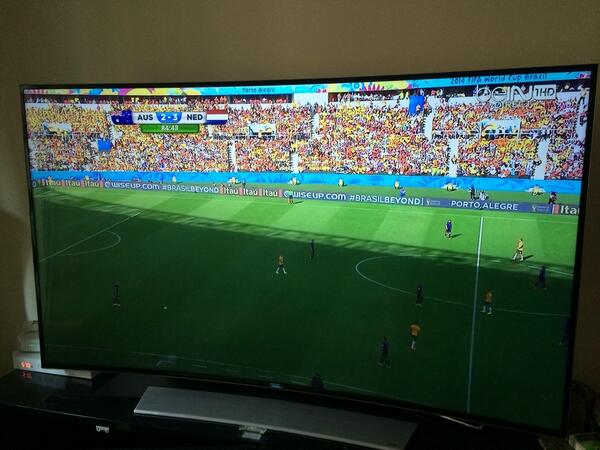 Nicoduvo's tweet photo. Australie-hollande en famille !!!! Merci Samsung #CurvedExperience http://t.co/kllkkH54DW