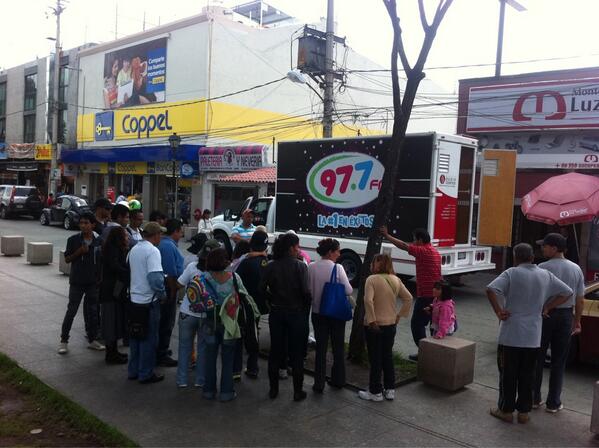 turbonave977's tweet photo. La diversión en la explanada @Del_Iztapalapa,claro y muchos y mas ganadores http://t.co/k3duwOzum7