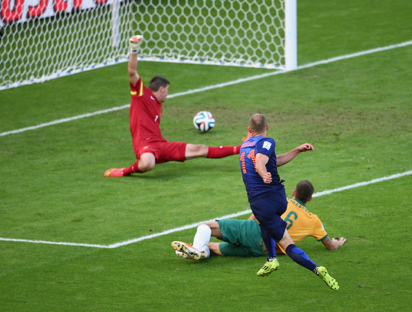 BleacherReport's tweet photo. The Netherlands earn another 3 points with their 3-2 victory over Australia! #WorldCup http://t.co/eu2JIZjTSG