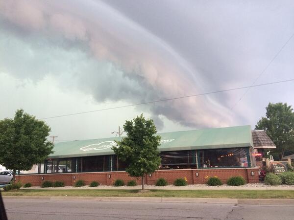 RiehlJoe's tweet image. “@DeKeyser5: #crazyclouds http://t.co/dMYSYHuGar” Hard not to pull up and grab a perch sandwich and a beer
#MIFood
