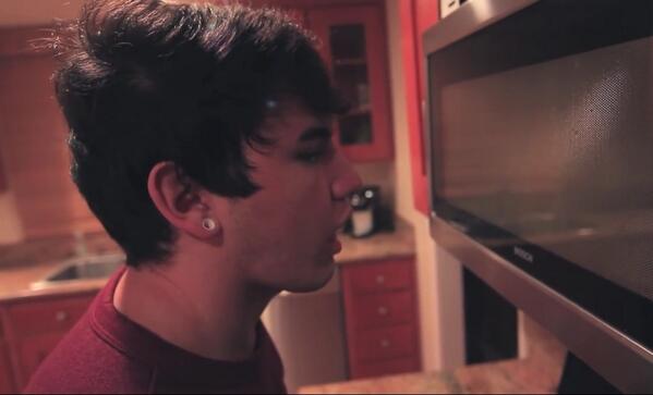 relatablejc's tweet image. waiting for ur food in the microwave to be done like